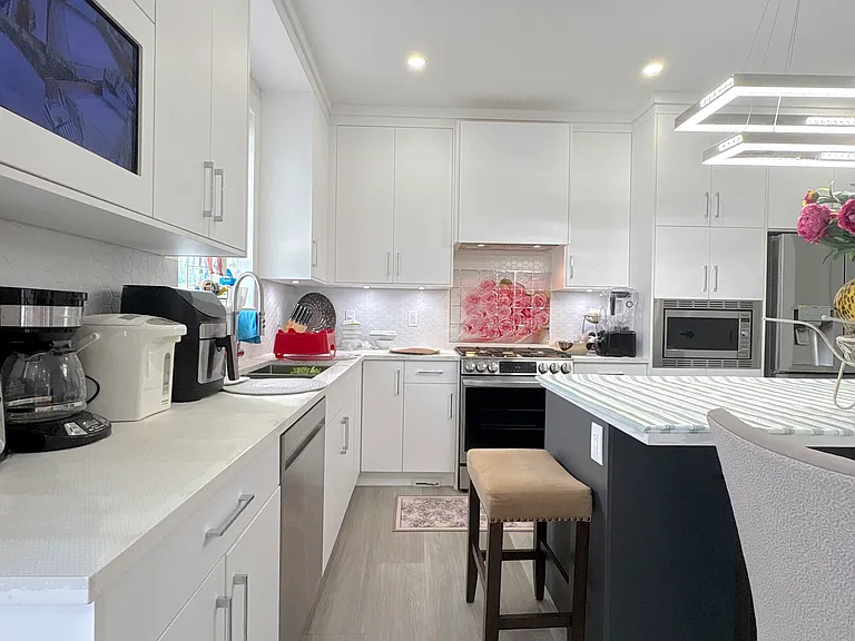 2836 E 16th Ave #201 — Photo 8