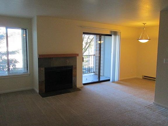 4th image of 12810 NE 120th St APT Q13