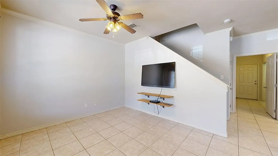 3 bed, 3.0 bath, 1516 sqft, $1,600 — Photo 4