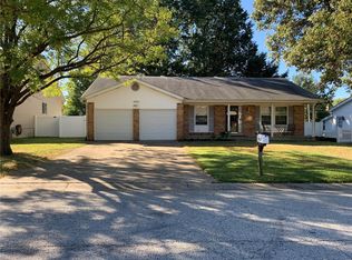 4033 Southbridge Dr, Saint Peters, MO 63376