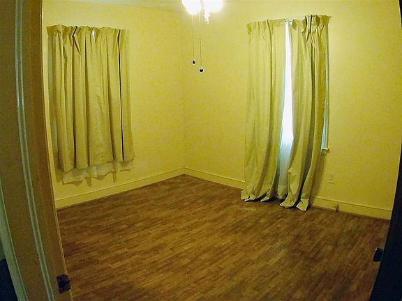 5th image of 825 Magness Dr