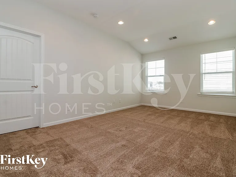 421 Sanctuary Park Dr — Photo 10