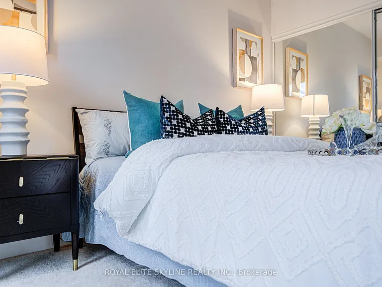 955 Bay St #310 — Photo 29