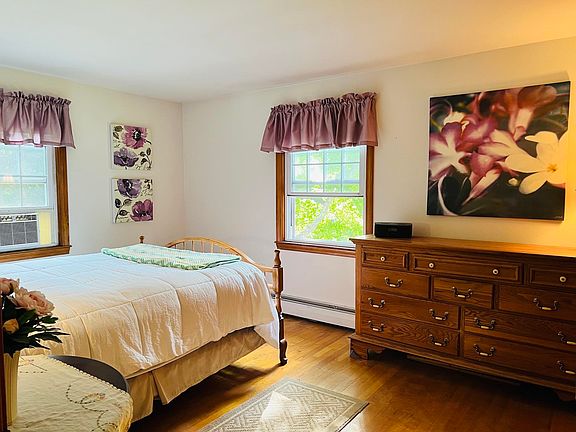 4th image of 21 Elmwood Avenue