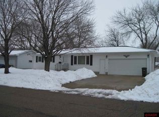 233 Ann Dr, Eagle Lake, MN 56024