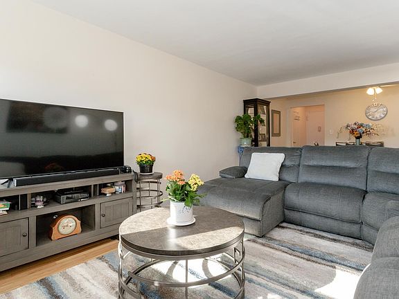4th image of 210 E Broadway APT 3F