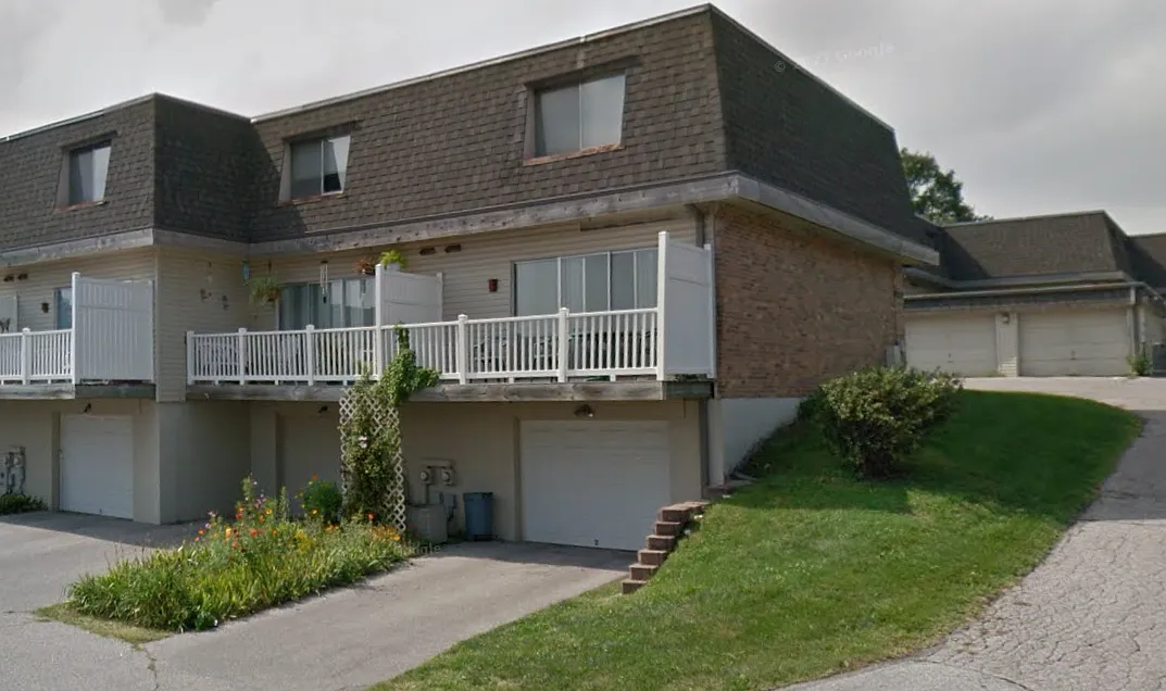 Beau Manor Townhomes — Photo 3