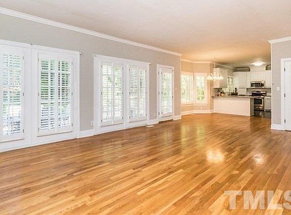 3rd image of 2305 Vintage Hill Dr