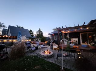 621 Helen Ct, Crown Point, IN 46307
