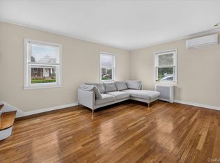 14 Ivy Pl, Valley Stream, NY 11581