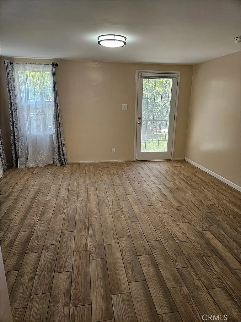 Studio, 350 sqft, $1,650 — Photo 2