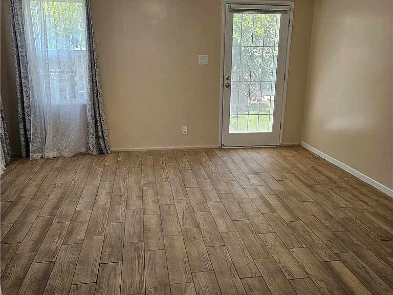 14914 S Denker Ave #1 — Photo 2