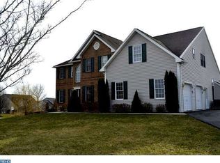 204 Farmingdale Dr, Douglassville, PA 19518