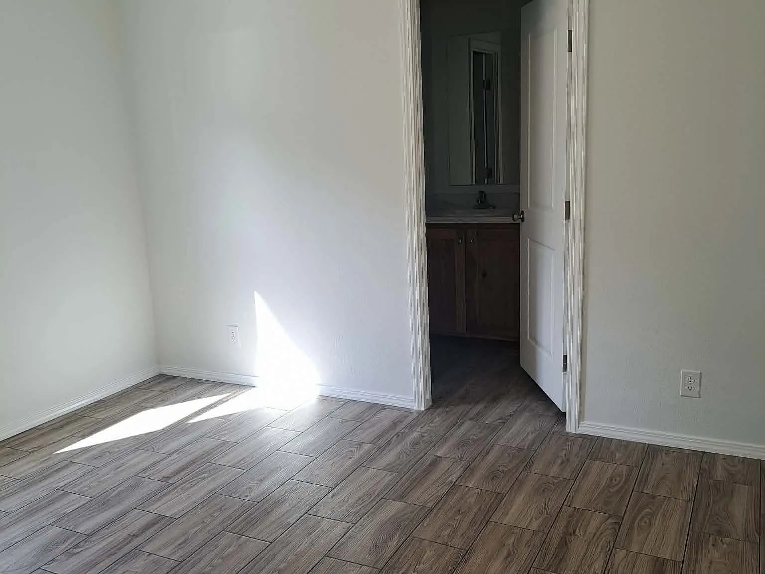 2 bed, $1,600 — Photo 3