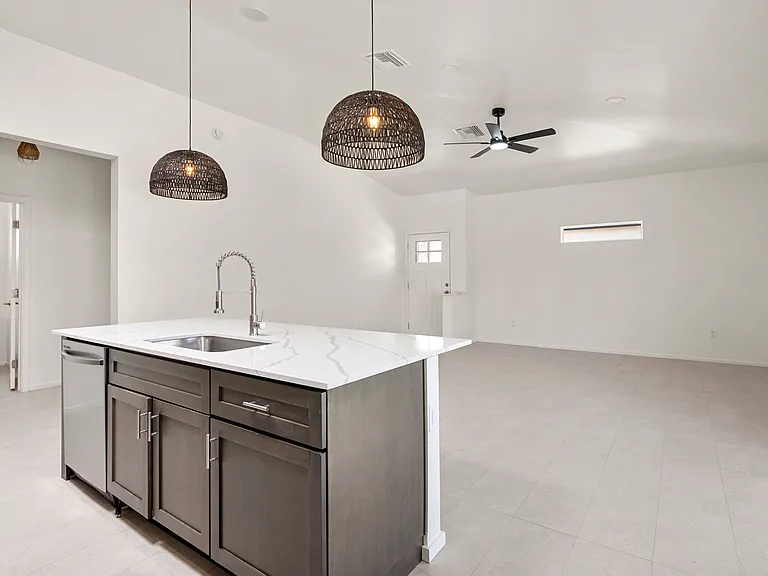 3217 N Mountain Ave — Photo 8