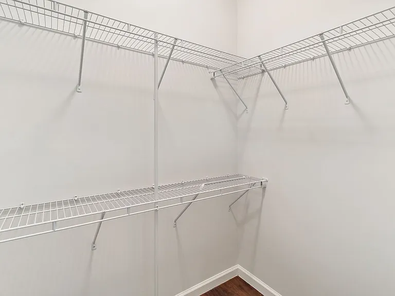 905 Olmstead Ave — Photo 31