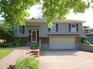 619 S 7th Blvd, Dundee, IL 60118