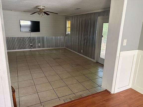 3rd image of 1102 Tate Dr
