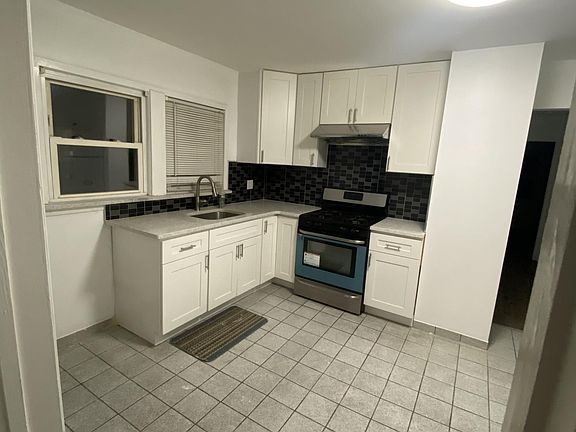 4th image of 18 3rd Ave Floor 2