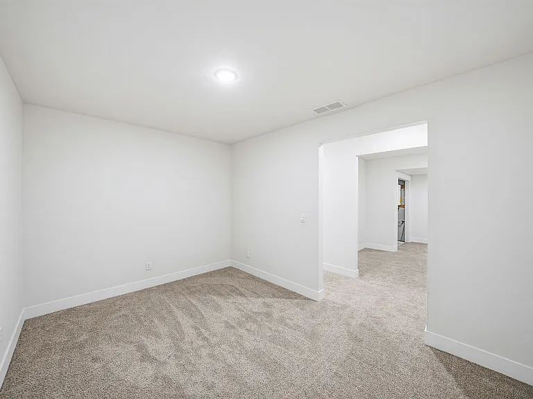 445 E River Ln — Photo 5