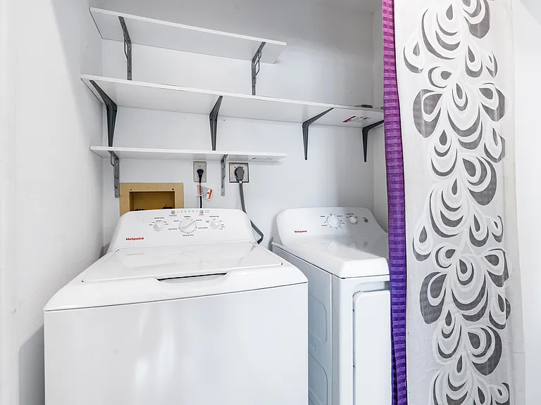 800 Hudson Ave #303 — Photo 23