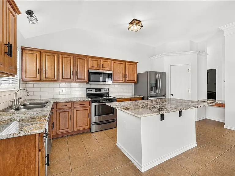 3810 Los Arroyos — Photo 10