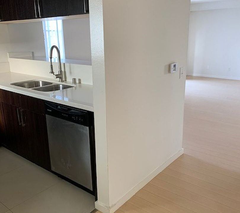 1st image of 2549 S Sepulveda Blvd #4