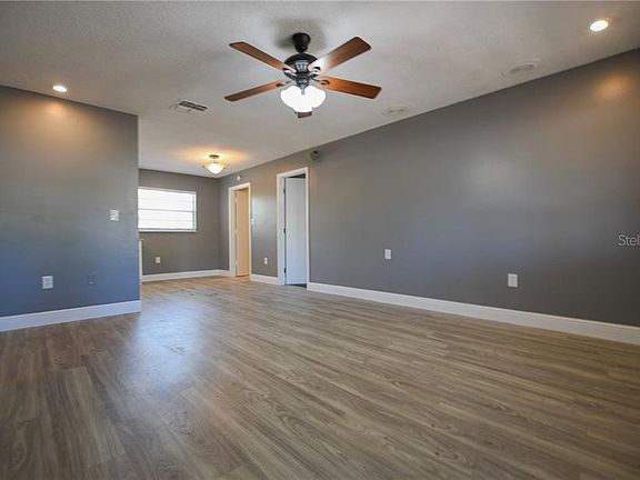 2nd image of 1555 Valencia Ave