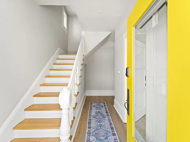 2174 Logan Ave #B — Photo 7