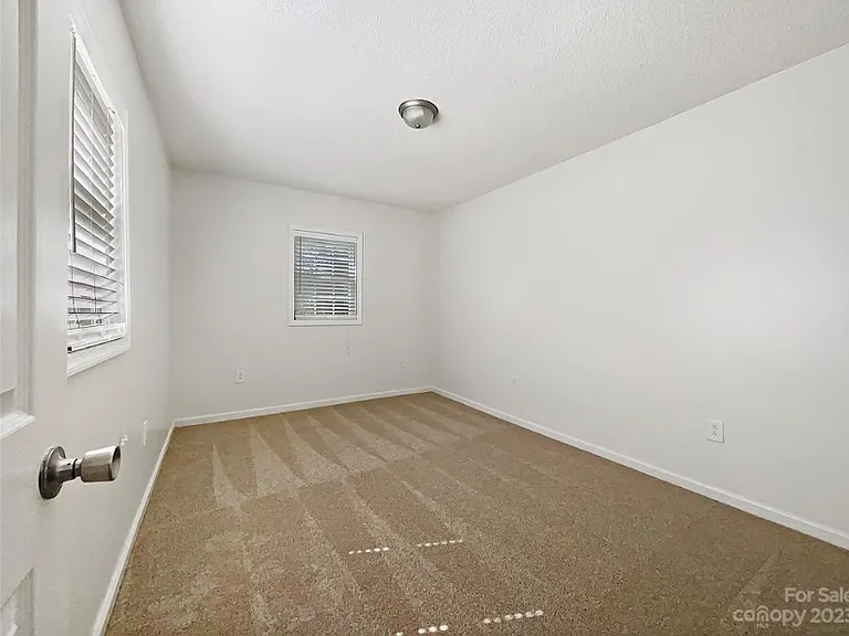 404 Morgan St — Photo 13