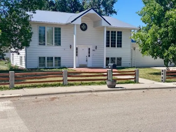 901 Teton Ave, Shelby, MT 59474