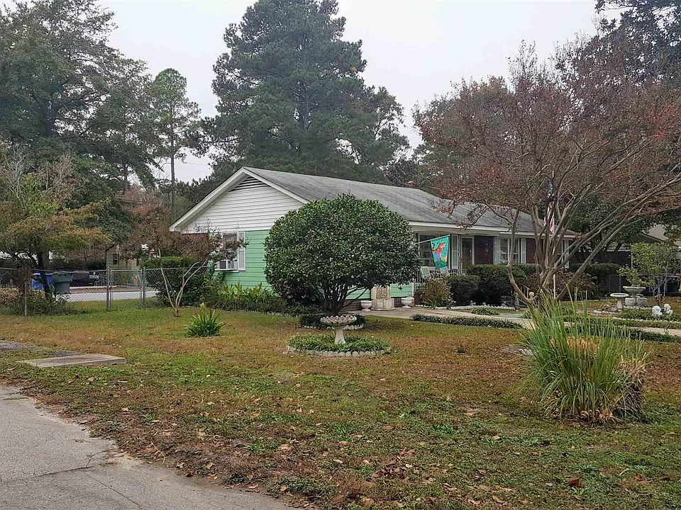2nd image of 400 Jasmine Ln