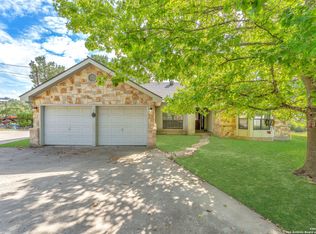 881 Georges, Lakehills, TX 78063