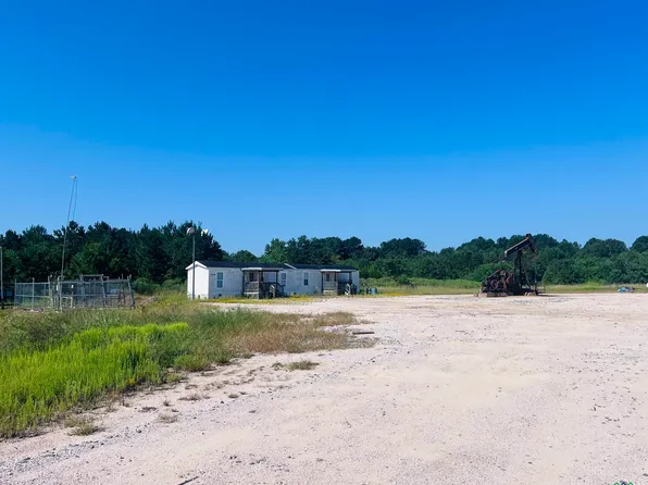 674 Fm 2787, Joaquin, TX 75954