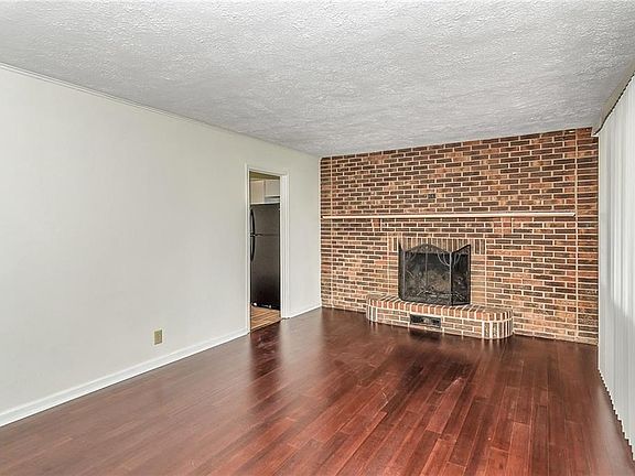 5th image of 1836 E 75th Pl
