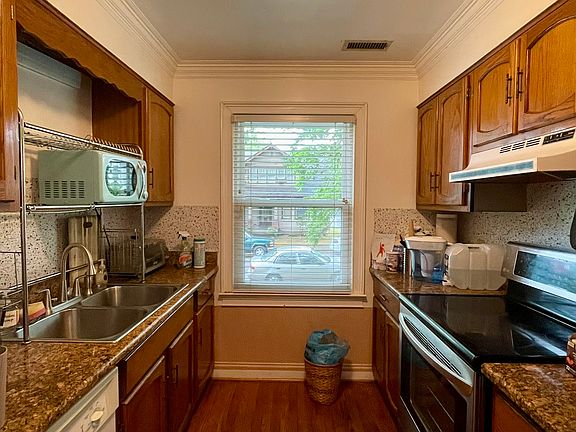 3rd image of 615 Morehead Ave #F