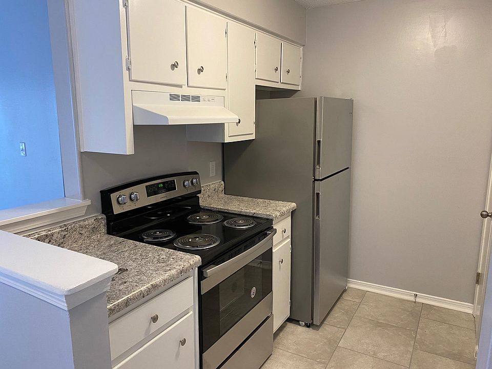 2nd image of 8411 Country Walk Dr