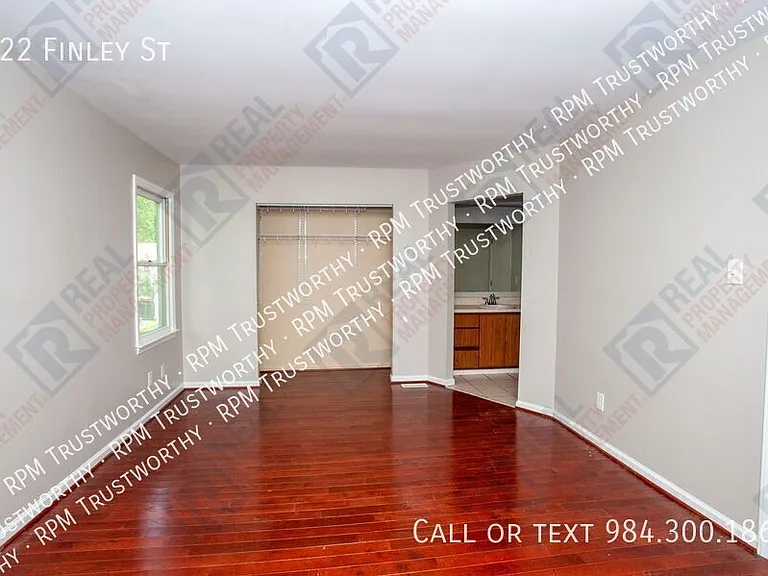 522 Finley St — Photo 3