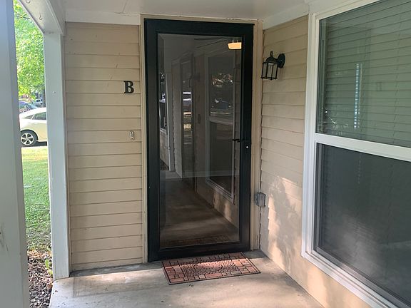 3rd image of 333 Beechwood Ct #B