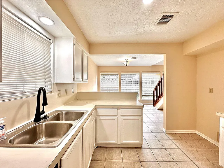 6437 Chatham Island Ln — Photo 10