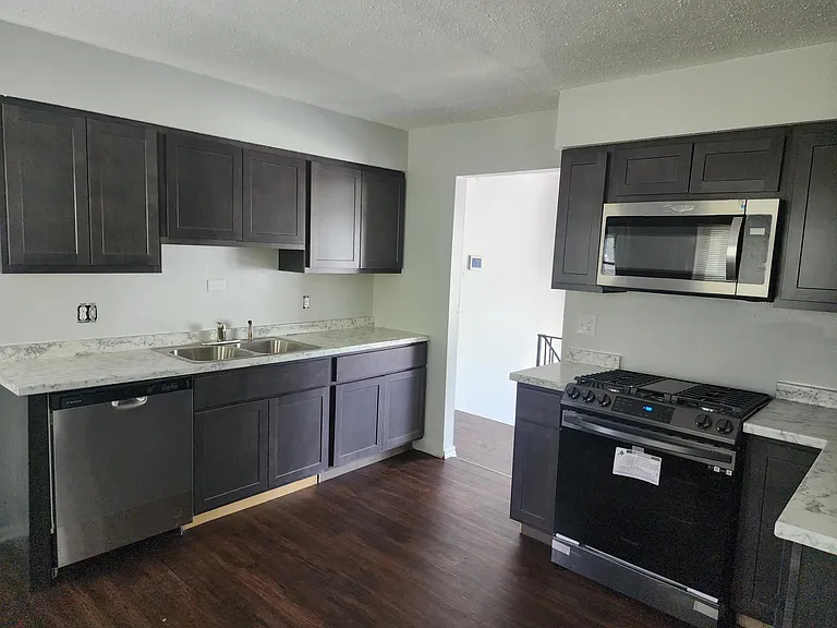 304 Rebecca Dr — Photo 6