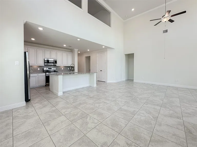 6710 Gallinas Way — Photo 9