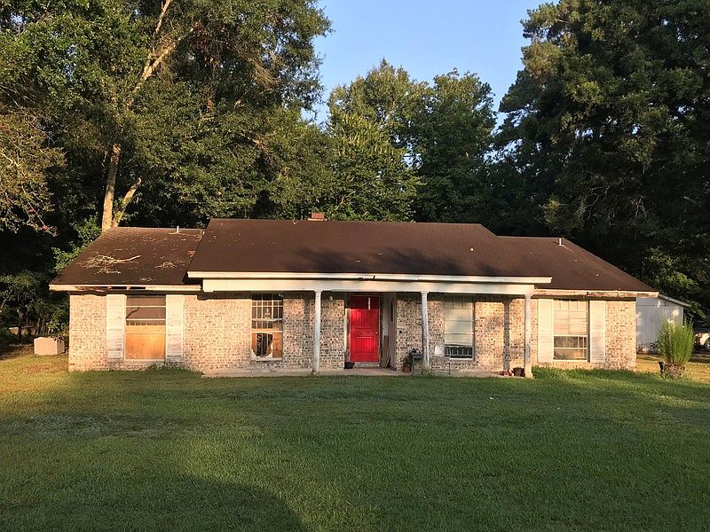 1st image of 19810 Forest Dr W