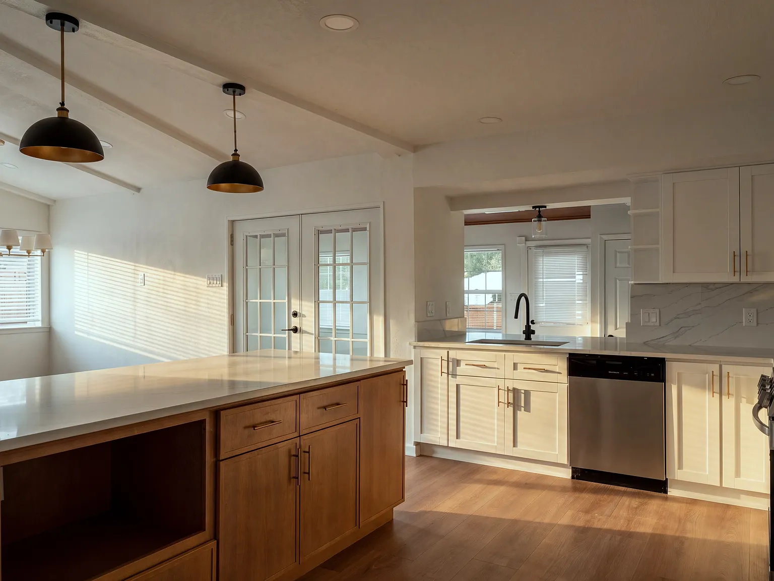 3 bed, 1812 sqft, $2,590 — Photo 2