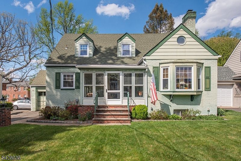 1st image of 148 Franklin St