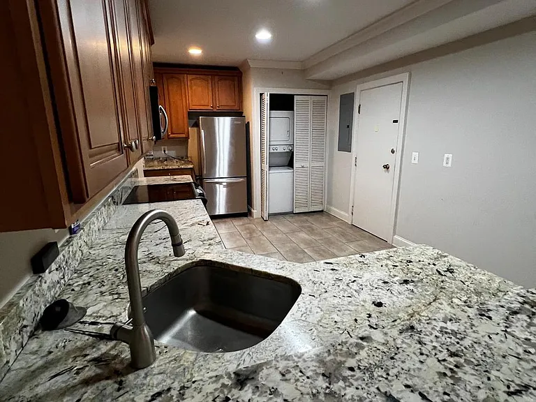 401 Commonwealth Ave #12A — Photo 9