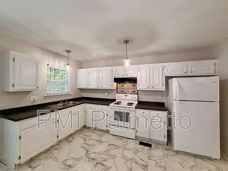 152 Chatham Cir — Photo 7