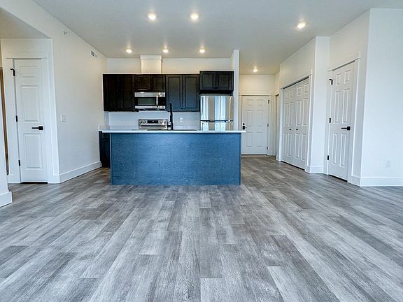 2nd image of 991 Covey Run Rd APT 203