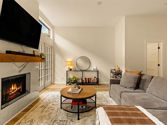 3rd image of 4015 Holland Ave APT 103