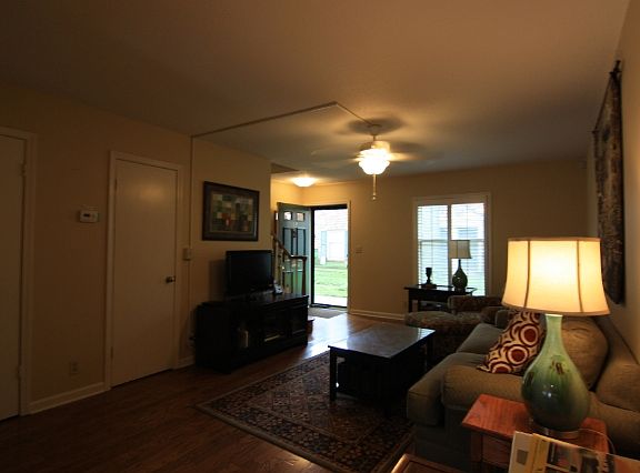 4th image of 1205 Bristol Dr #12